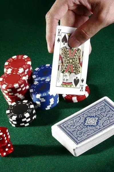 Người chơi Việt Nam tham gia game bắn cá trực tuyến trên smartphone